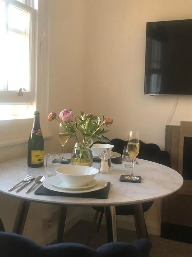 Seafront Sanctuary Beautiful Art Deco Apartment With Stunning City & Sea Views Brighton