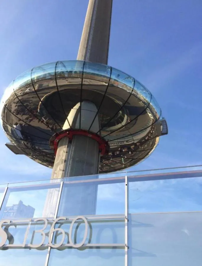 Seafront Sanctuary Beautiful Art Deco Apartment With Stunning City & Sea Views Brighton