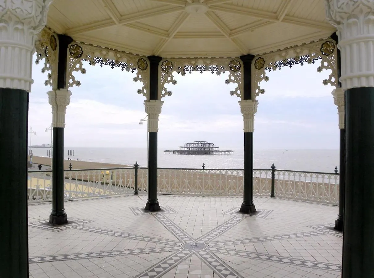 Seafront Sanctuary Beautiful Art Deco Apartment With Stunning City & Sea Views Brighton United Kingdom